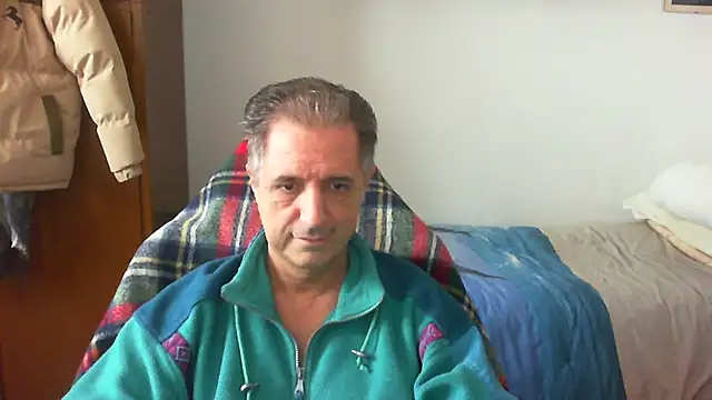 Snapshot of lliuk70mi chatting on 03.04.26 lliuk70mi online show from 03.04.26