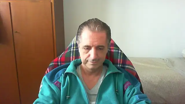 Snapshot of lliuk70mi chatting on 04.30.26 lliuk70mi online show from 04.30.26