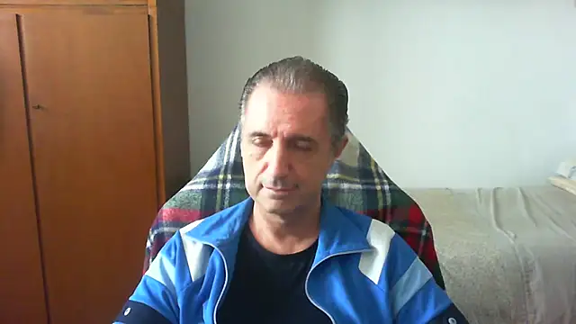 Snapshot of lliuk70mi chatting on 05.08.26 lliuk70mi online show from 05.08.26