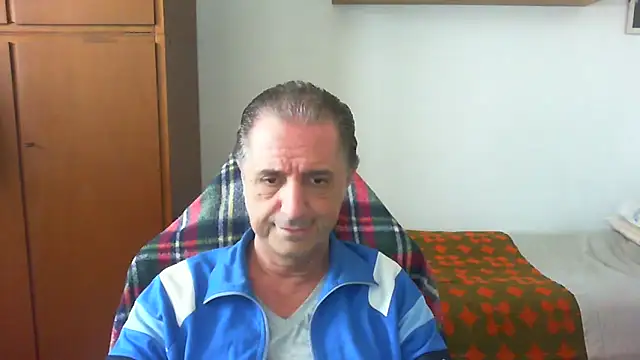 Snapshot of lliuk70mi chatting on 05.18.26 lliuk70mi online show from 05.18.26