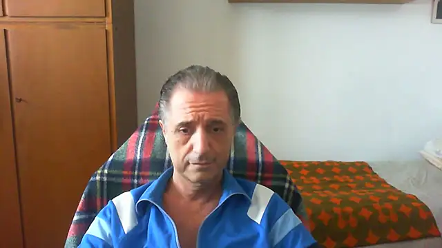 Snapshot of lliuk70mi chatting on 05.20.26 lliuk70mi online show from 05.20.26