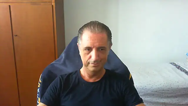 Snapshot of lliuk70mi chatting on 06.01.26 lliuk70mi online show from 06.01.26