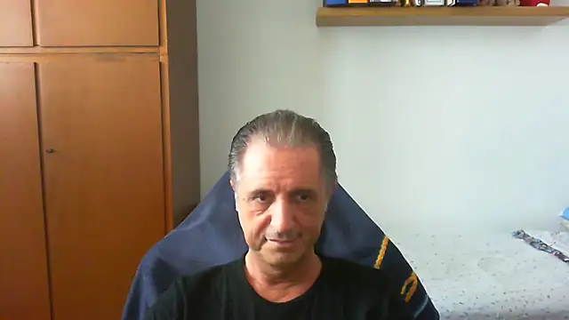 Snapshot of lliuk70mi chatting on 06.08.26 lliuk70mi online show from 06.08.26