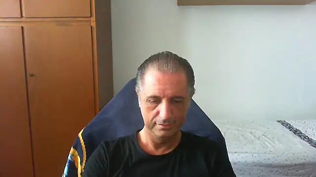 Snapshot of lliuk70mi chatting on 06.15.26 lliuk70mi online show from 06.15.26