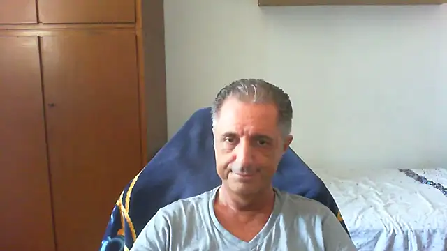 Snapshot of lliuk70mi chatting on 06.19.26 lliuk70mi online show from 06.19.26