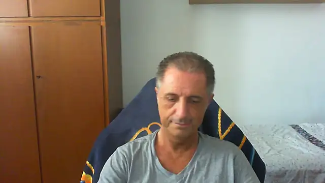 Snapshot of lliuk70mi chatting on 06.20.26 lliuk70mi online show from 06.20.26