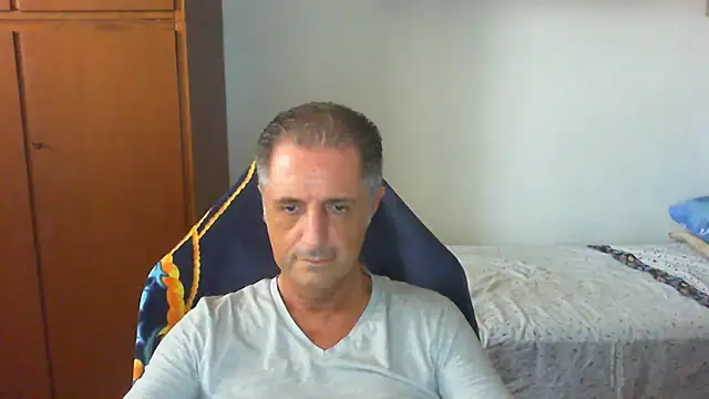 Snapshot of lliuk70mi chatting on 06.24.26 lliuk70mi online show from 06.24.26