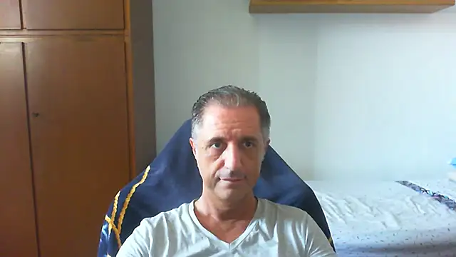 Snapshot of lliuk70mi chatting on 06.26.26 lliuk70mi online show from 06.26.26