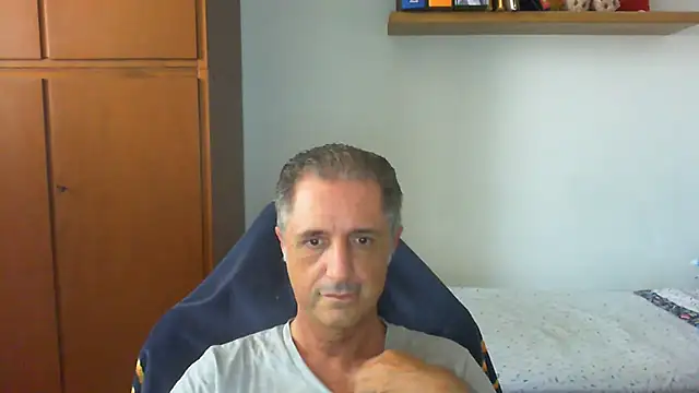 Snapshot of lliuk70mi chatting on 06.28.26 lliuk70mi online show from 06.28.26