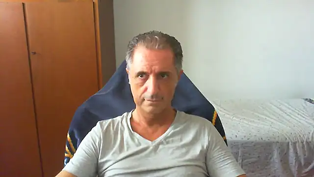 Snapshot of lliuk70mi chatting on 06.29.26 lliuk70mi online show from 06.29.26