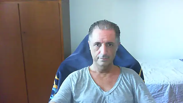 Snapshot of lliuk70mi chatting on 07.04.26 lliuk70mi online show from 07.04.26