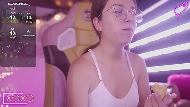 Snapshot of milly_kenner chatting on 01.14.25 milly kenner online show from 01.14.25