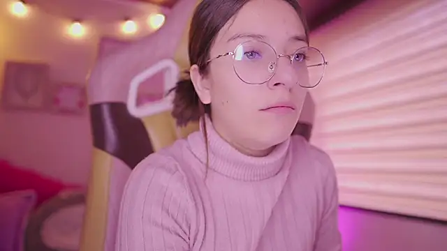 Snapshot of milly_kenner chatting on 02.06.26 milly kenner online show from 02.06.26