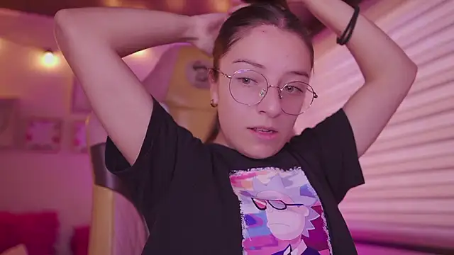 Snapshot of milly_kenner chatting on 02.09.26 milly kenner online show from 02.09.26