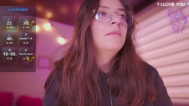 Snapshot of milly_kenner chatting on 02.10.26 milly kenner online show from 02.10.26