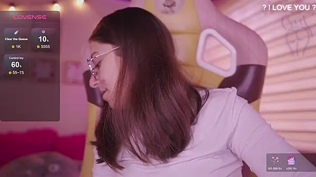 Snapshot of milly_kenner chatting on 02.16.26 milly kenner online show from 02.16.26