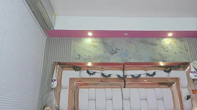 littleebonymommy online show from 10.21.25