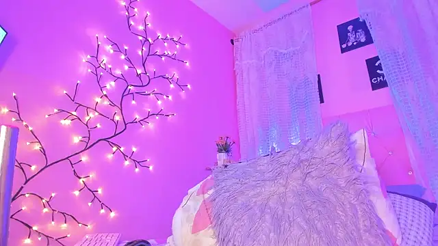 Dulce Girl  online show from 03.06.25