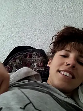 Lyrass online show from 03.08.25