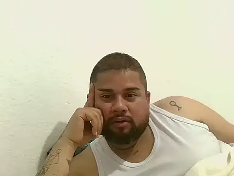 Snapshot of GABRIELGARCIA1313 chatting on 01.12.26 GABRIELGARCIA1313 online show from 01.12.26