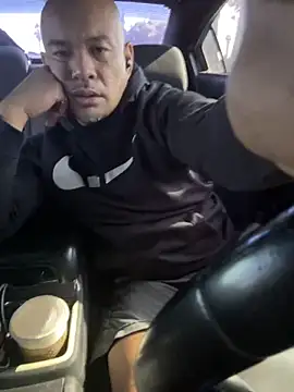 EatMyCake831 online show from 04.17.26