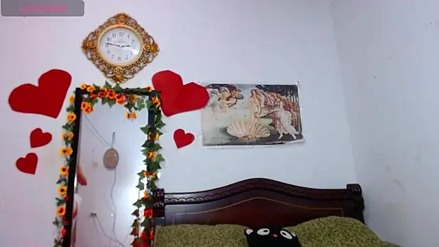 MeganCrouch online show from 11.13.25