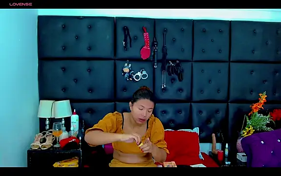 Snapshot of Isalombardi chatting on 04.24.26 Isalombardi online show from 04.24.26