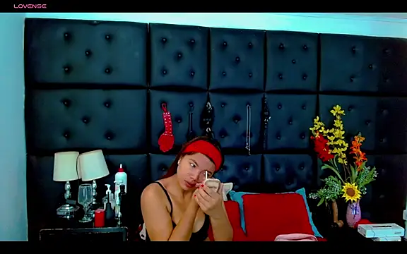 Snapshot of Isalombardi chatting on 05.12.26 Isalombardi online show from 05.12.26