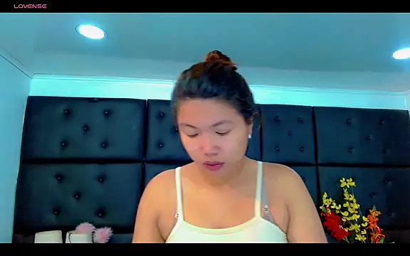 Snapshot of Isalombardi chatting on 05.15.26 Isalombardi online show from 05.15.26