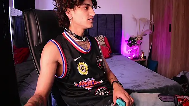 Snapshot of DemonKush-- chatting on 05.26.26 DemonKush-- online show from 05.26.26
