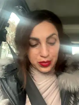 EmaSkyes online show from 11.20.25