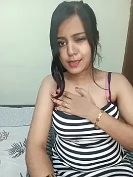 Snapshot of Miss-Riyasingh chatting on 09.10.25 Miss-Riyasingh online show from 09.10.25