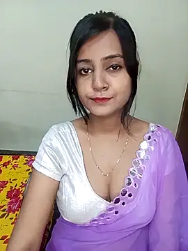 Snapshot of Miss-Riyasingh chatting on 10.04.25 Miss-Riyasingh online show from 10.04.25