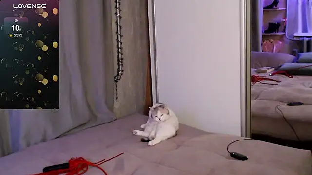 Carrie Moonshine online show from 03.16.25