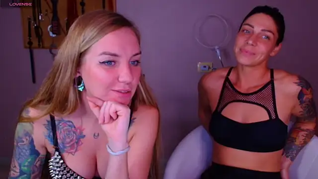 Carrie Moonshine online show from 10.07.25