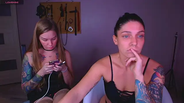 Carrie Moonshine online show from 10.23.25