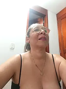 Snapshot of MATTHEW_MRANDA chatting on 02.05.25 MATTHEW MRANDA online show from 02.05.25