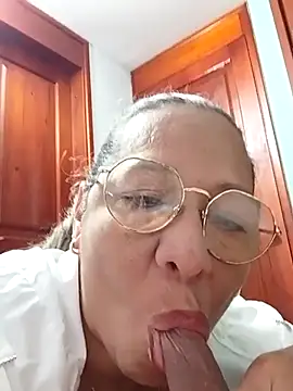 Snapshot of MATTHEW_MRANDA chatting on 03.07.25 MATTHEW MRANDA online show from 03.07.25