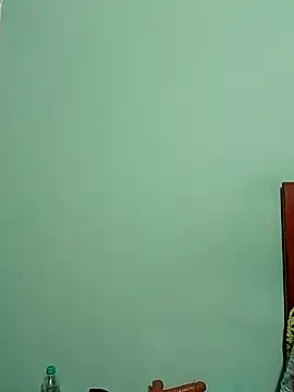 Snapshot of MATTHEW_MRANDA chatting on 09.18.25 MATTHEW MRANDA online show from 09.18.25