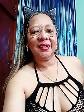 Snapshot of MATTHEW_MRANDA chatting on 10.18.25 MATTHEW MRANDA online show from 10.18.25