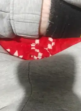 Snapshot of krissraw chatting on 10.11.25 krissraw online show from 10.11.25