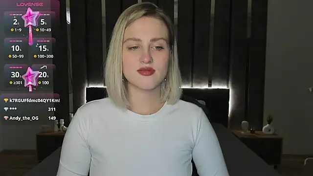 Snapshot of _Sarah_Soul_ chatting on 02.01.25 Sarah Soul online show from 02.01.25