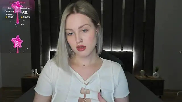 Snapshot of _Sarah_Soul_ chatting on 02.02.25 Sarah Soul online show from 02.02.25