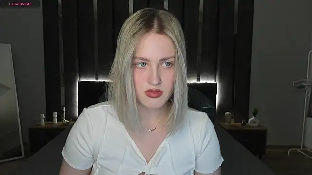 Snapshot of _Sarah_Soul_ chatting on 02.05.25 Sarah Soul online show from 02.05.25