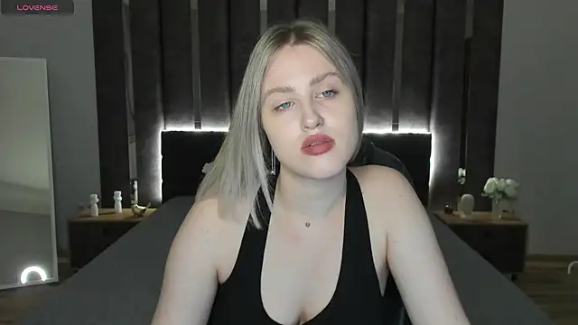 Snapshot of _Sarah_Soul_ chatting on 02.11.25 Sarah Soul online show from 02.11.25