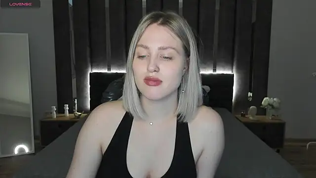 Snapshot of _Sarah_Soul_ chatting on 02.11.25 Sarah Soul online show from 02.11.25