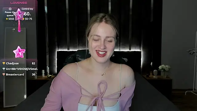 Snapshot of _Sarah_Soul_ chatting on 02.13.25 Sarah Soul online show from 02.13.25