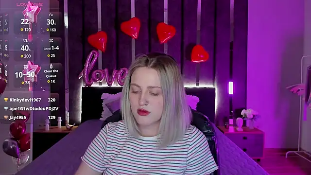 Snapshot of _Sarah_Soul_ chatting on 02.15.25 Sarah Soul online show from 02.15.25