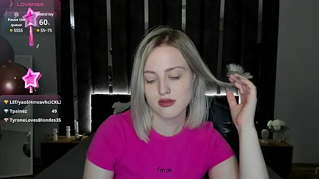 Snapshot of _Sarah_Soul_ chatting on 02.18.25 Sarah Soul online show from 02.18.25