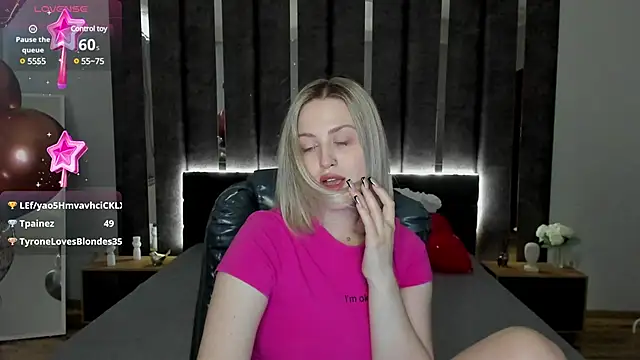 Snapshot of _Sarah_Soul_ chatting on 02.18.25 Sarah Soul online show from 02.18.25